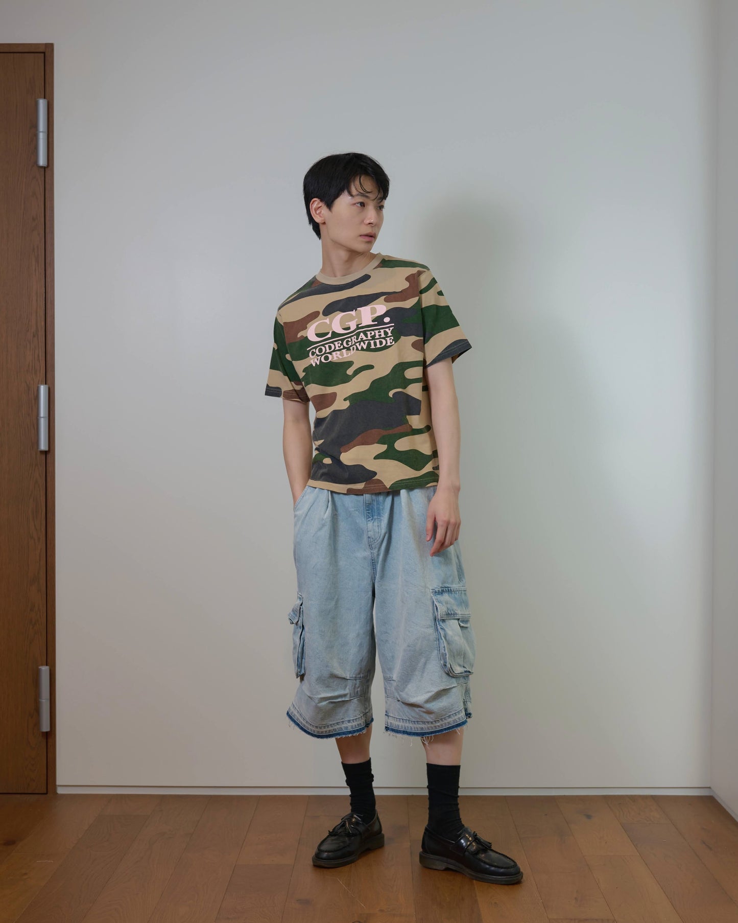 Pigment Square Logo Tee2