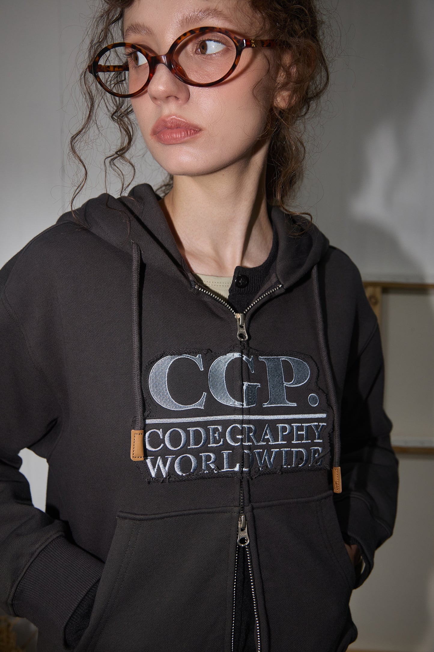 (Women) Square Point Hooded Zip-up CBEWWTC030