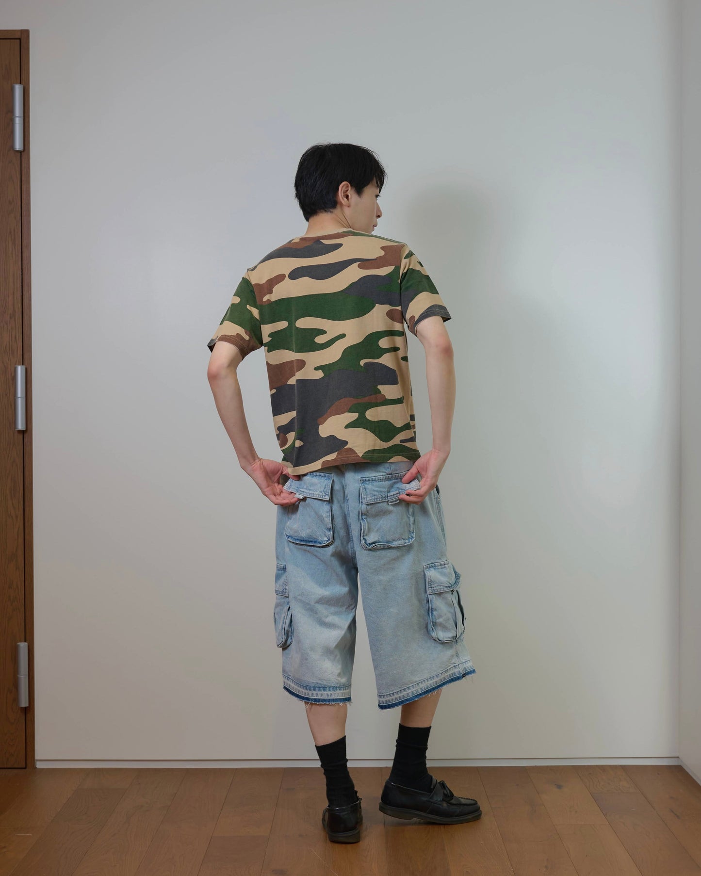 Pigment Square Logo Tee2