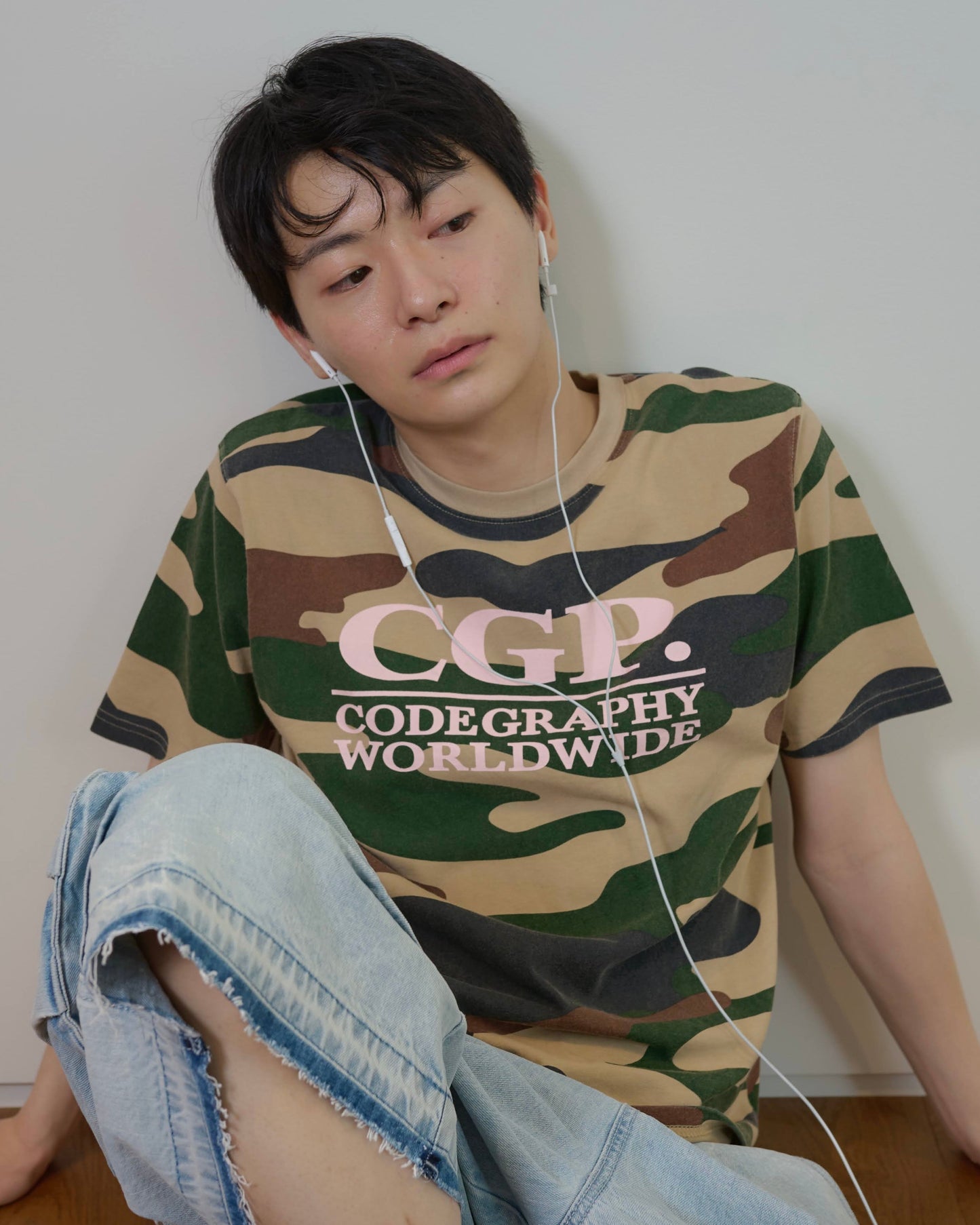 Pigment Square Logo Tee2
